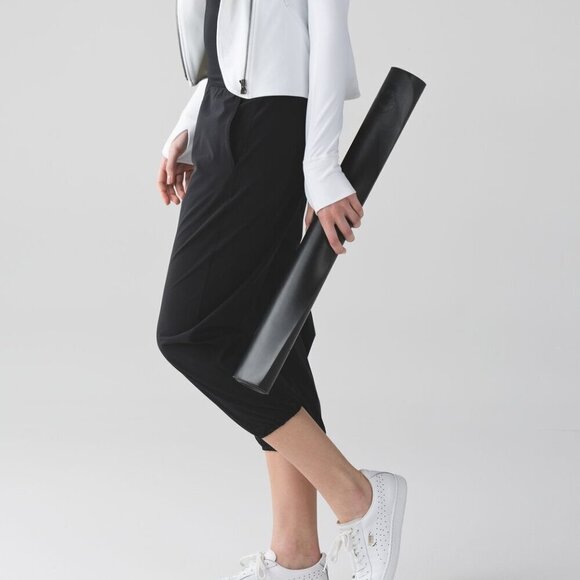 Lululemon Black Om Lightweight High/Low Rise Pant Size 4 - Picture 3 of 12